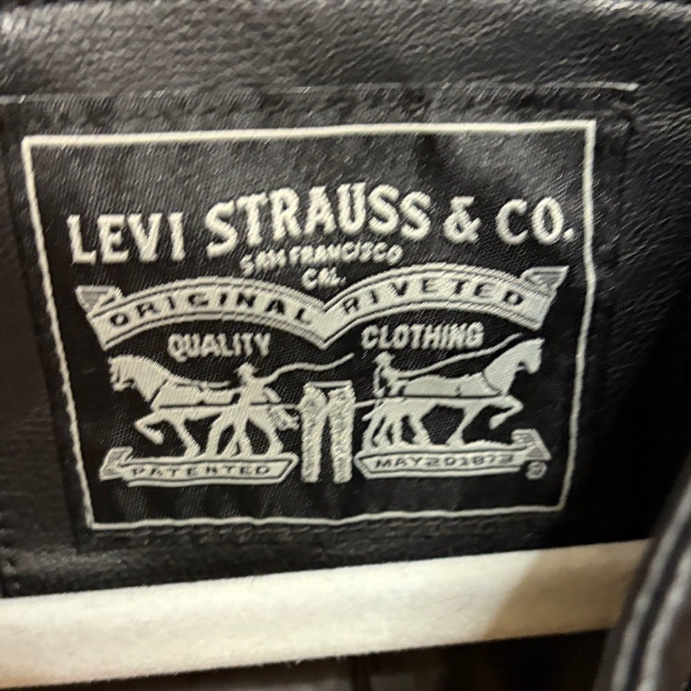 Levi's Black Bomber Jacket - Picture 5 of 9
